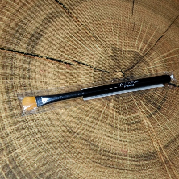 Cream shadow brush - Picture 1 of 3